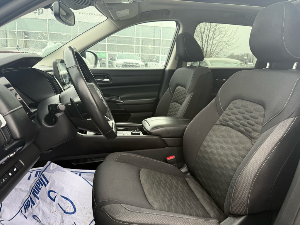 2022 Nissan Pathfinder - Gallery image 11
