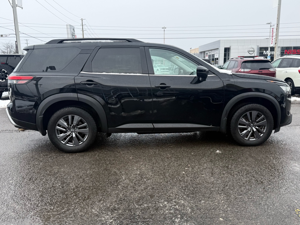 2022 Nissan Pathfinder - Gallery image 4