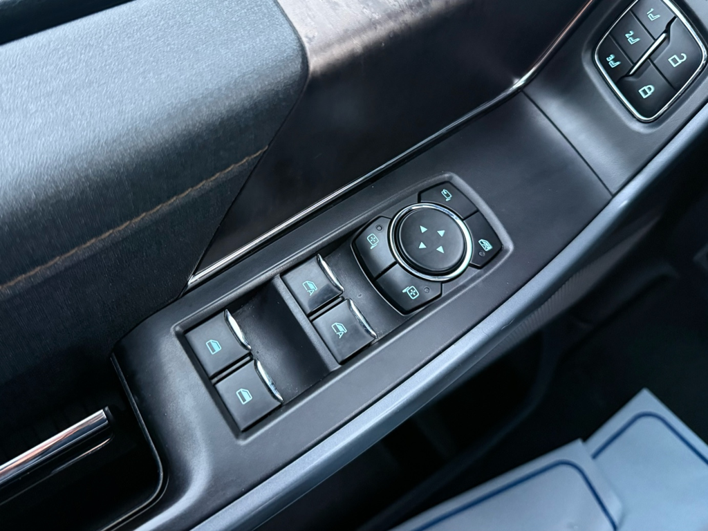 2023 Ford F-150 Lightning - Gallery image 12