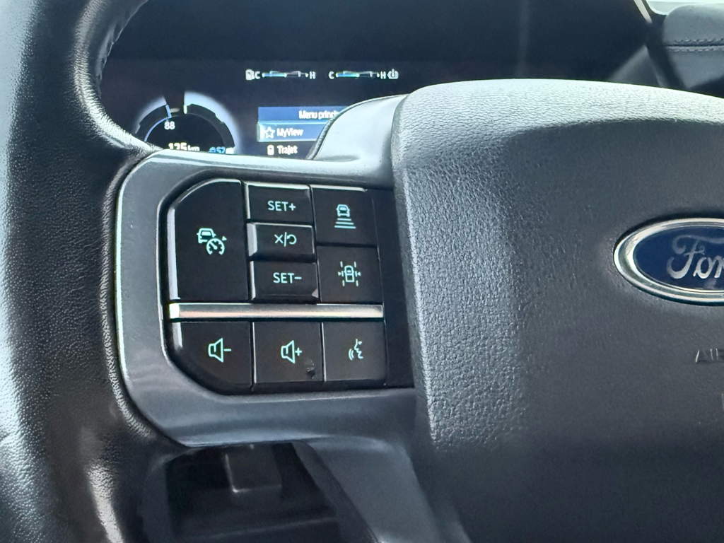 2023 Ford F-150 Lightning - Gallery image 16