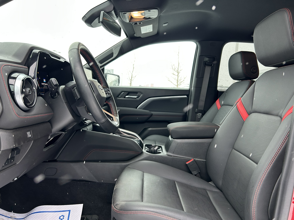 2024 Chevrolet Colorado - Gallery image 13