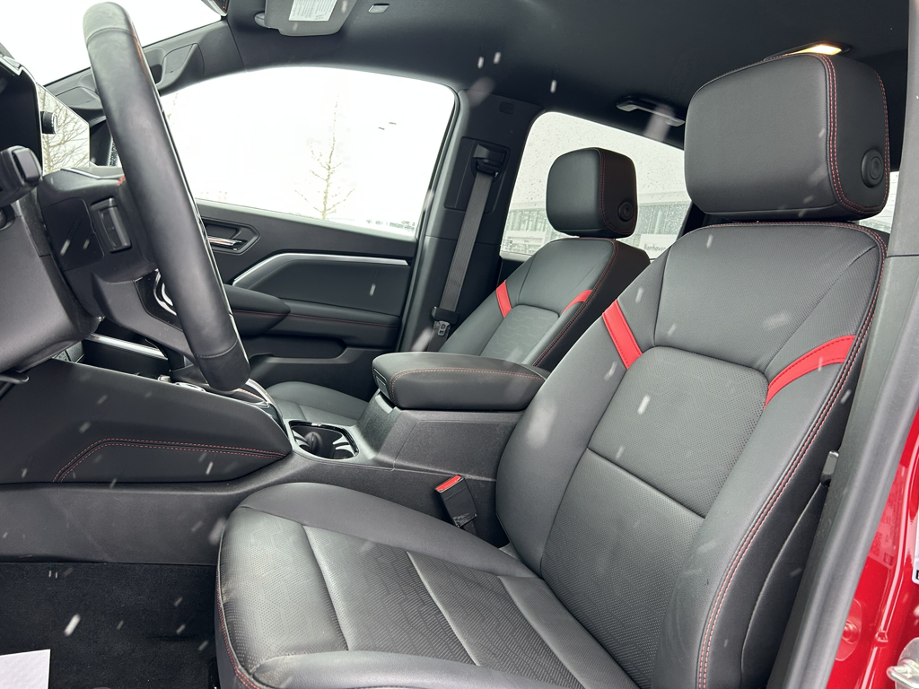 2024 Chevrolet Colorado - Gallery image 14