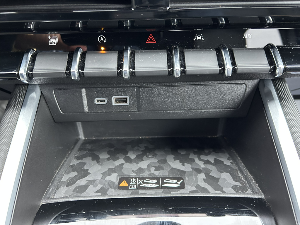 2024 Chevrolet Colorado - Gallery image 21