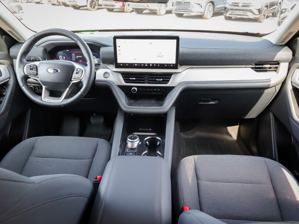 2025 Ford Explorer - Gallery image 16