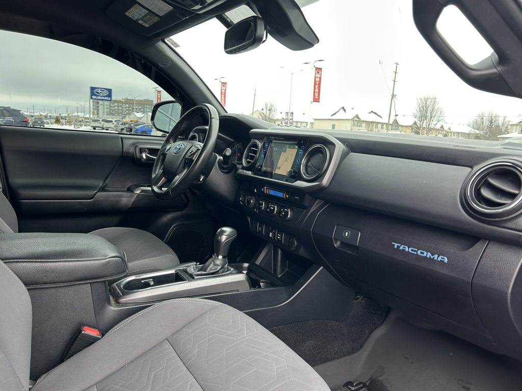 2019 Toyota Tacoma - Gallery image 30