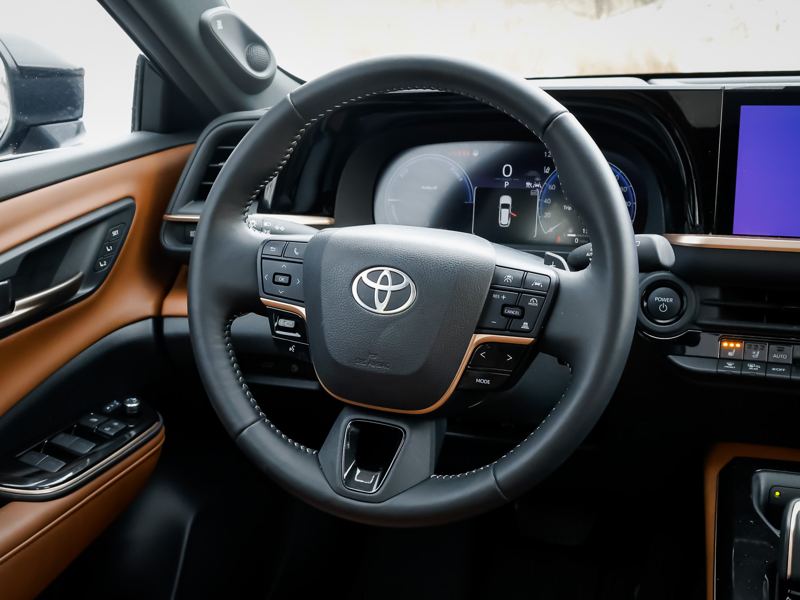 2025 Toyota Crown Signia - Gallery image 13
