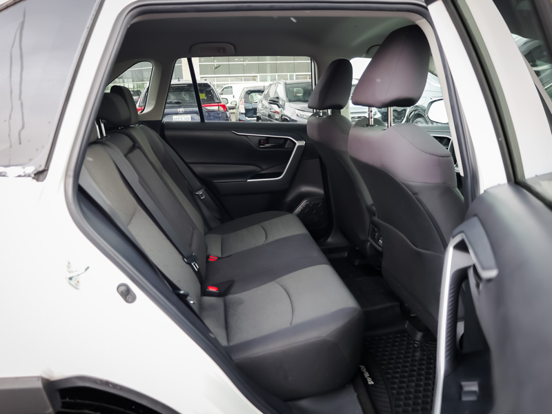 2023 Toyota RAV4 - Gallery image 11