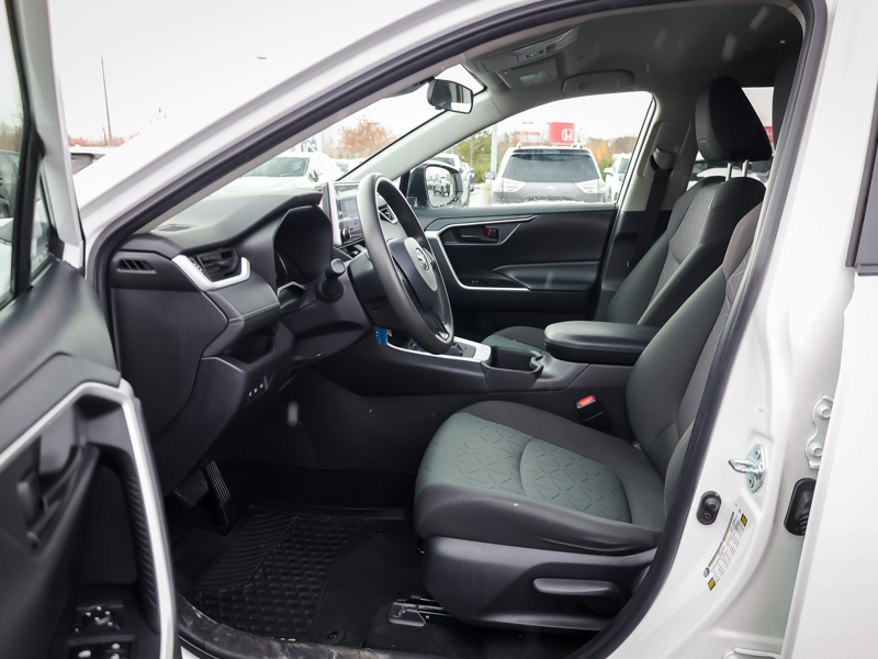 2023 Toyota RAV4 - Gallery image 7