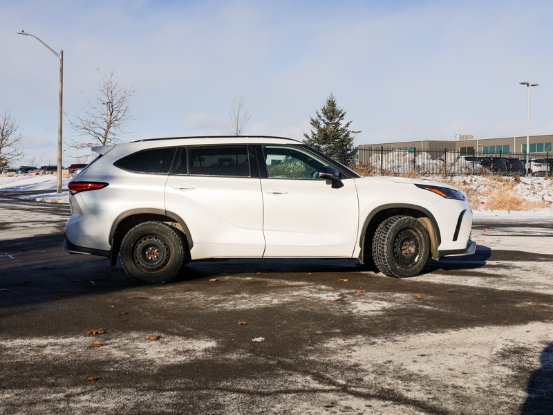 2022 Toyota Highlander - Gallery image 1