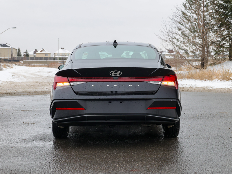 2024 Hyundai Elantra - Gallery image 3