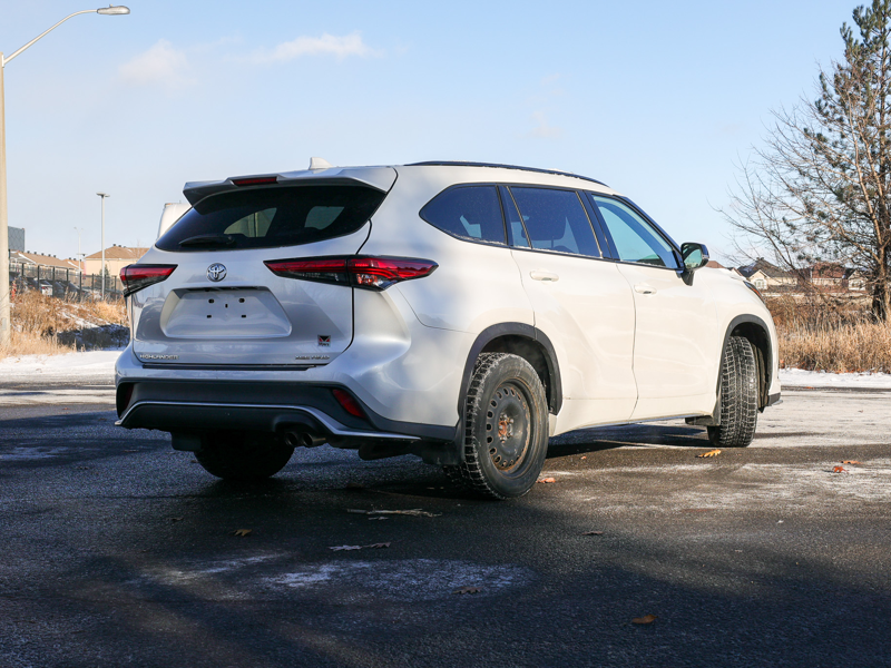 2022 Toyota Highlander - Gallery image 2