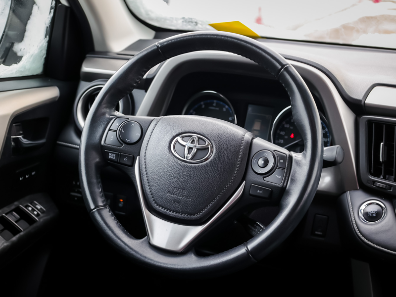 2018 Toyota RAV4 - Gallery image 13