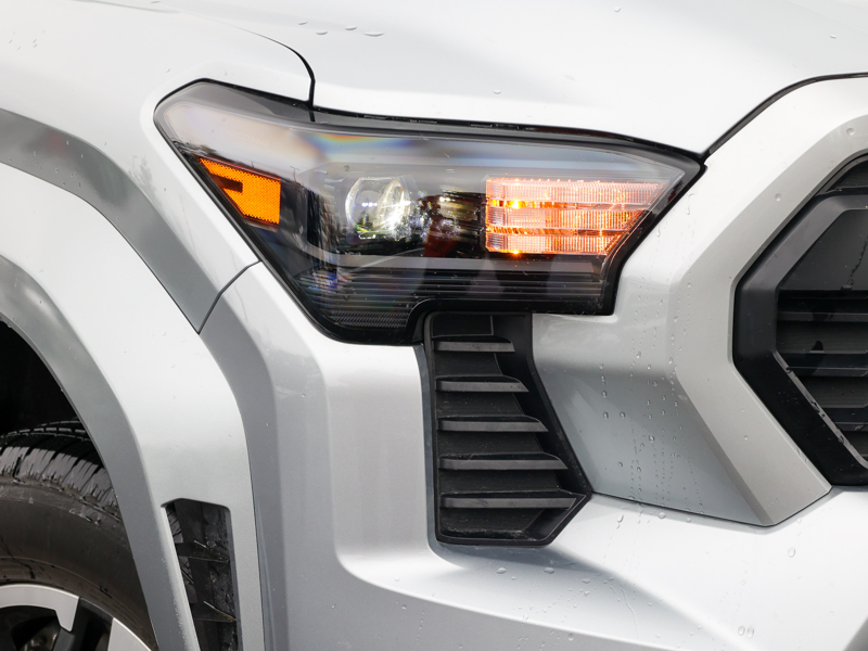 2025 Toyota Tacoma - Gallery image 5