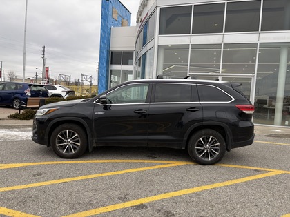 used 2018 Toyota Highlander car, priced at $26,995