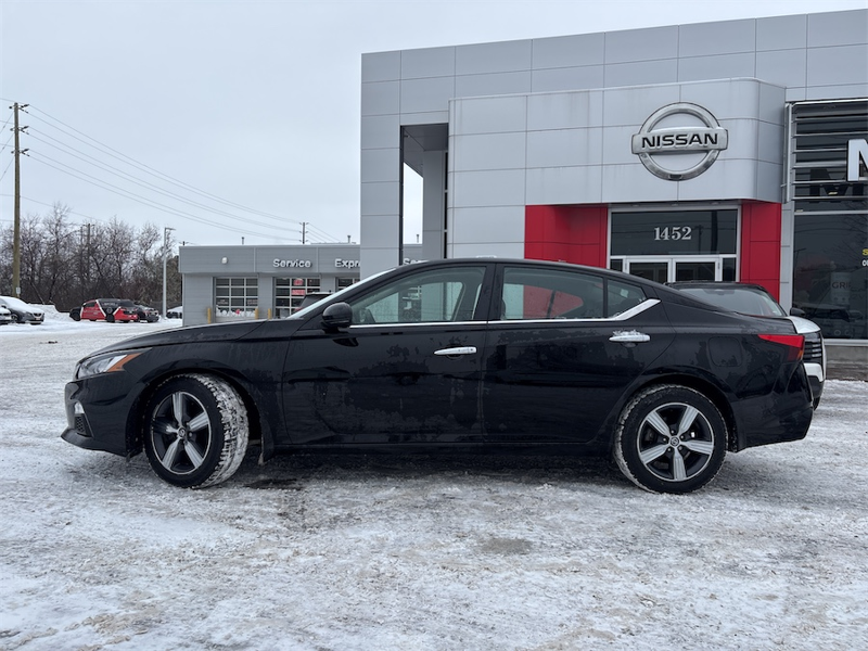 2022 Nissan Altima - Gallery image 1