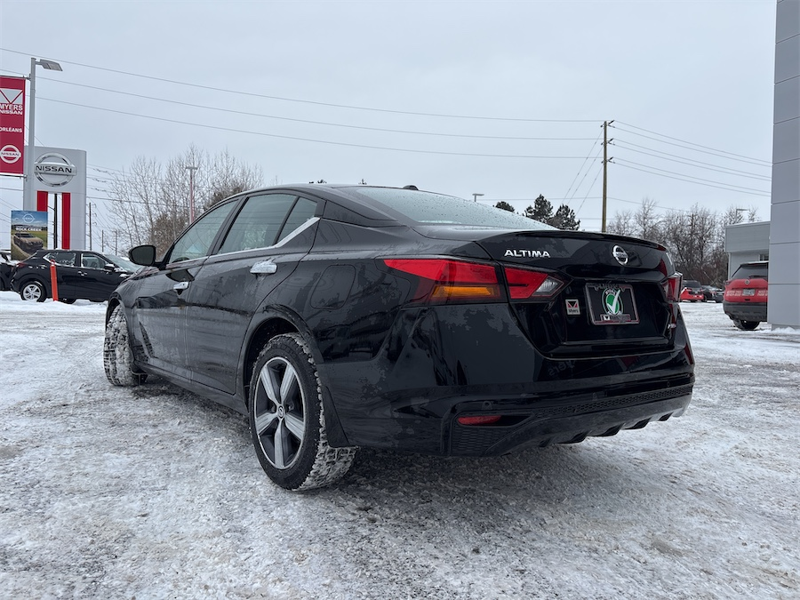 2022 Nissan Altima - Gallery image 2