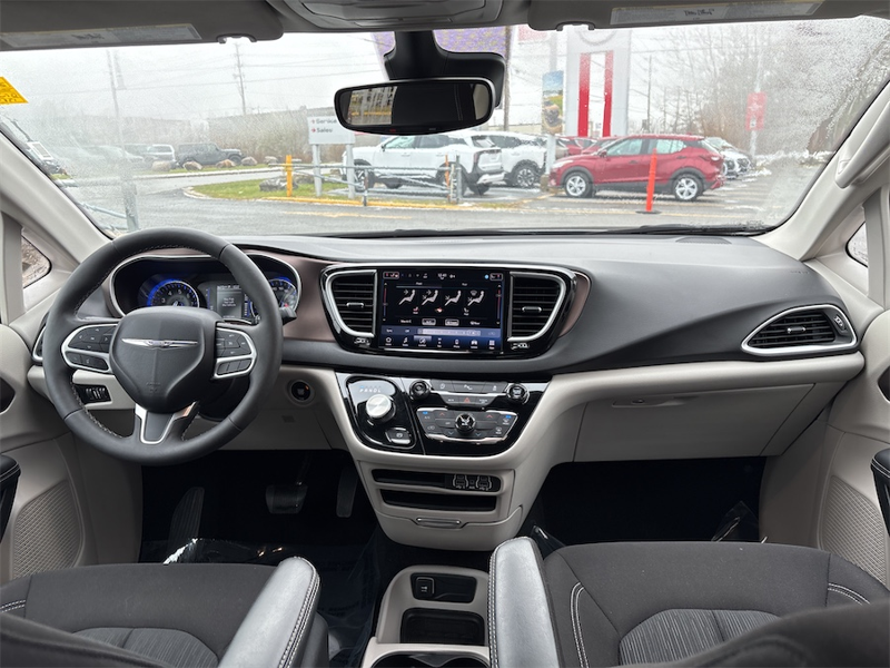 2024 Chrysler Grand Caravan - Gallery image 18