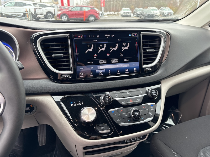 2024 Chrysler Grand Caravan - Gallery image 22