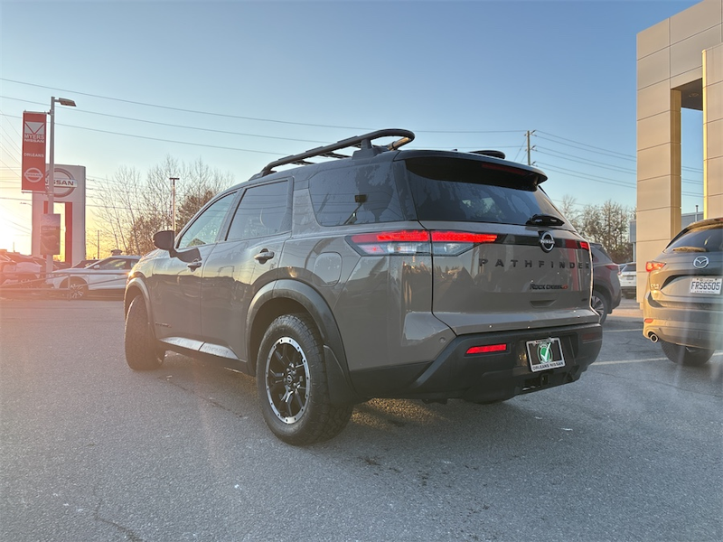 2024 Nissan Pathfinder - Gallery image 2