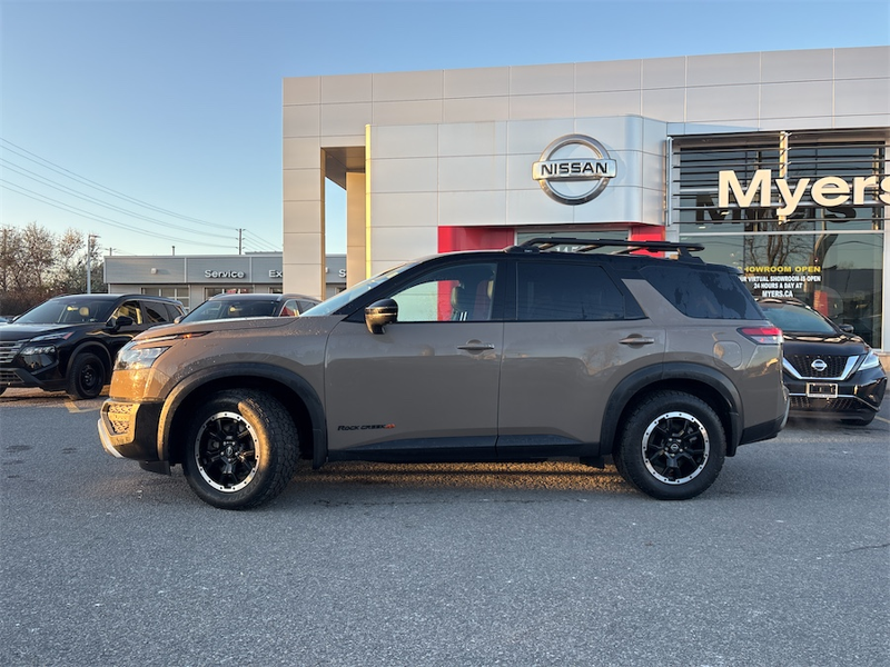 2024 Nissan Pathfinder - Gallery image 1