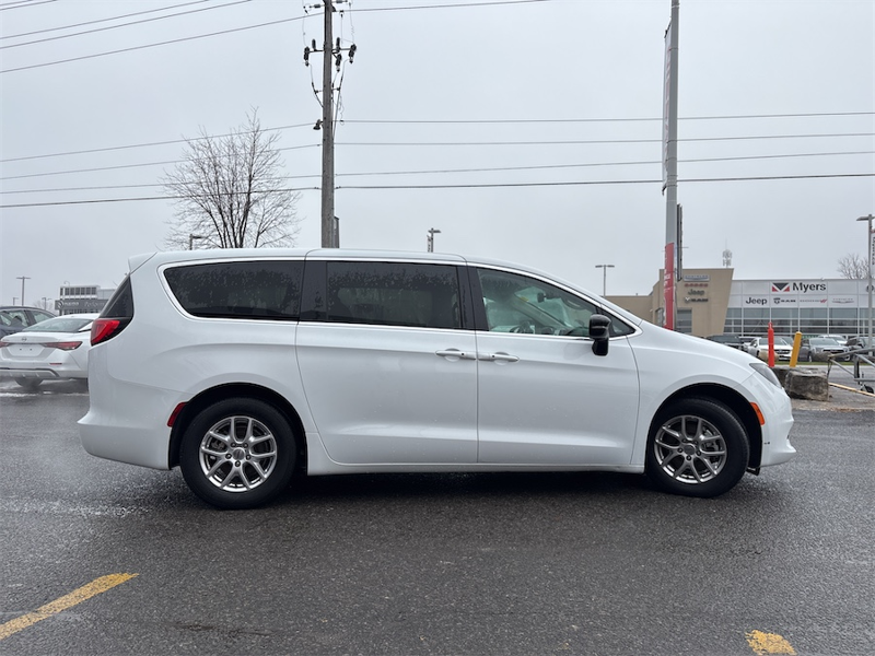 2024 Chrysler Grand Caravan - Gallery image 5