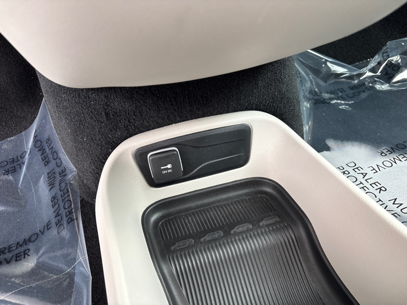 2024 Chrysler Grand Caravan - Gallery image 32