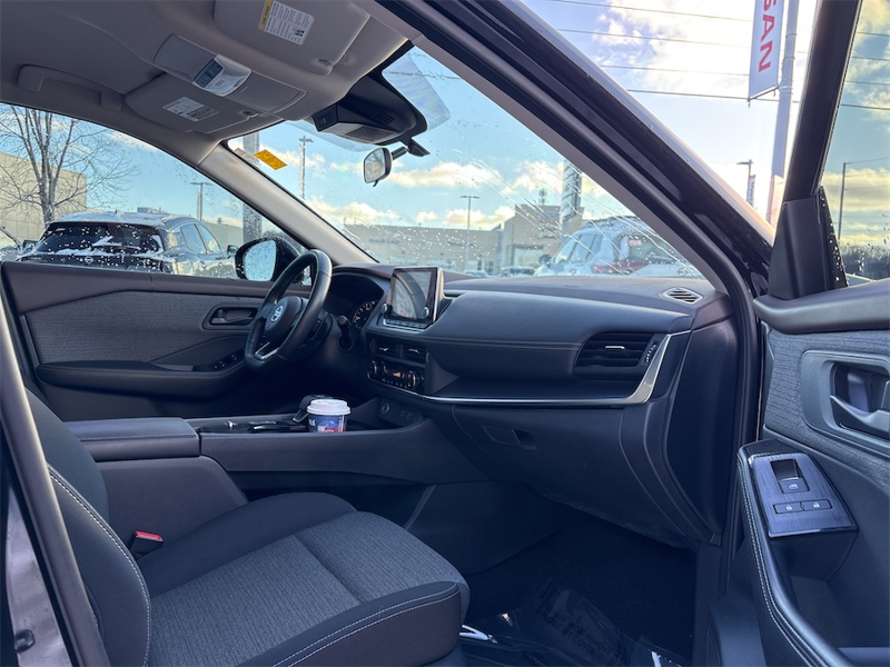 2021 Nissan Rogue - Gallery image 16