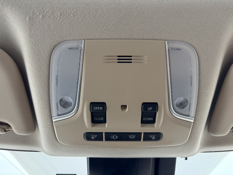 2017 Toyota Prius - Gallery image 35