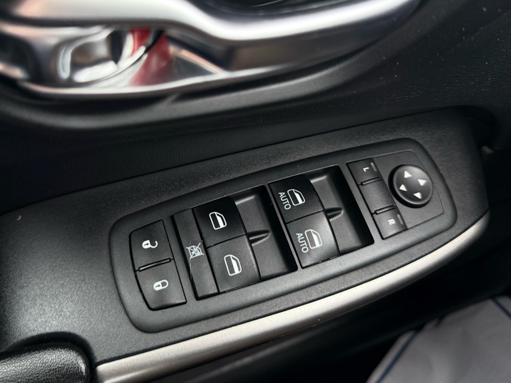 2020 Jeep Cherokee - Gallery image 11