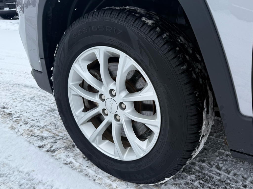 2020 Jeep Cherokee - Gallery image 7