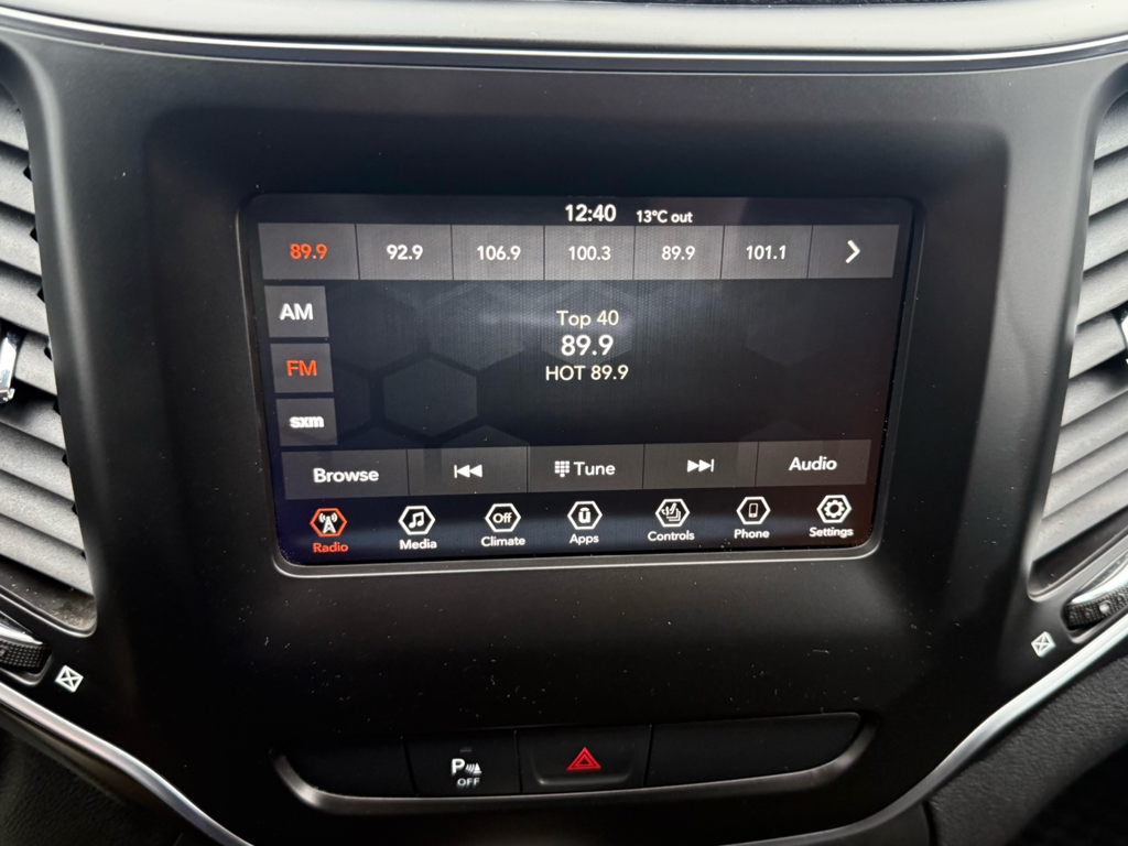 2020 Jeep Cherokee - Gallery image 19