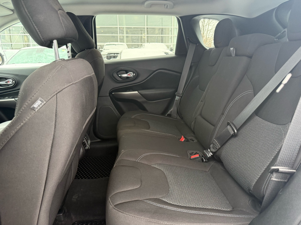 2020 Jeep Cherokee - Gallery image 24