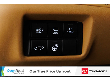 used 2025 Toyota Highlander Hybrid car, priced at $58,998