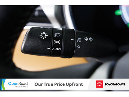 used 2025 Toyota Highlander Hybrid car, priced at $58,998