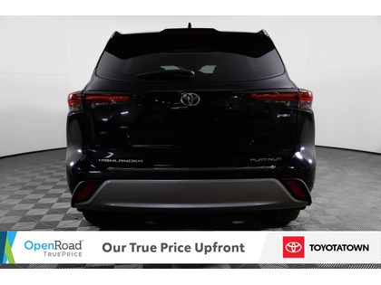 used 2025 Toyota Highlander Hybrid car, priced at $58,998