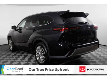 used 2025 Toyota Highlander Hybrid car, priced at $58,998