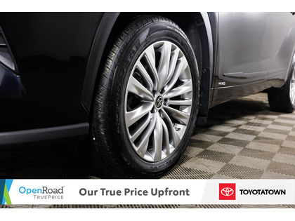 used 2025 Toyota Highlander Hybrid car, priced at $58,998