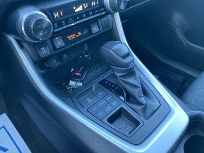 used 2020 Toyota RAV4 car, priced at $31,900