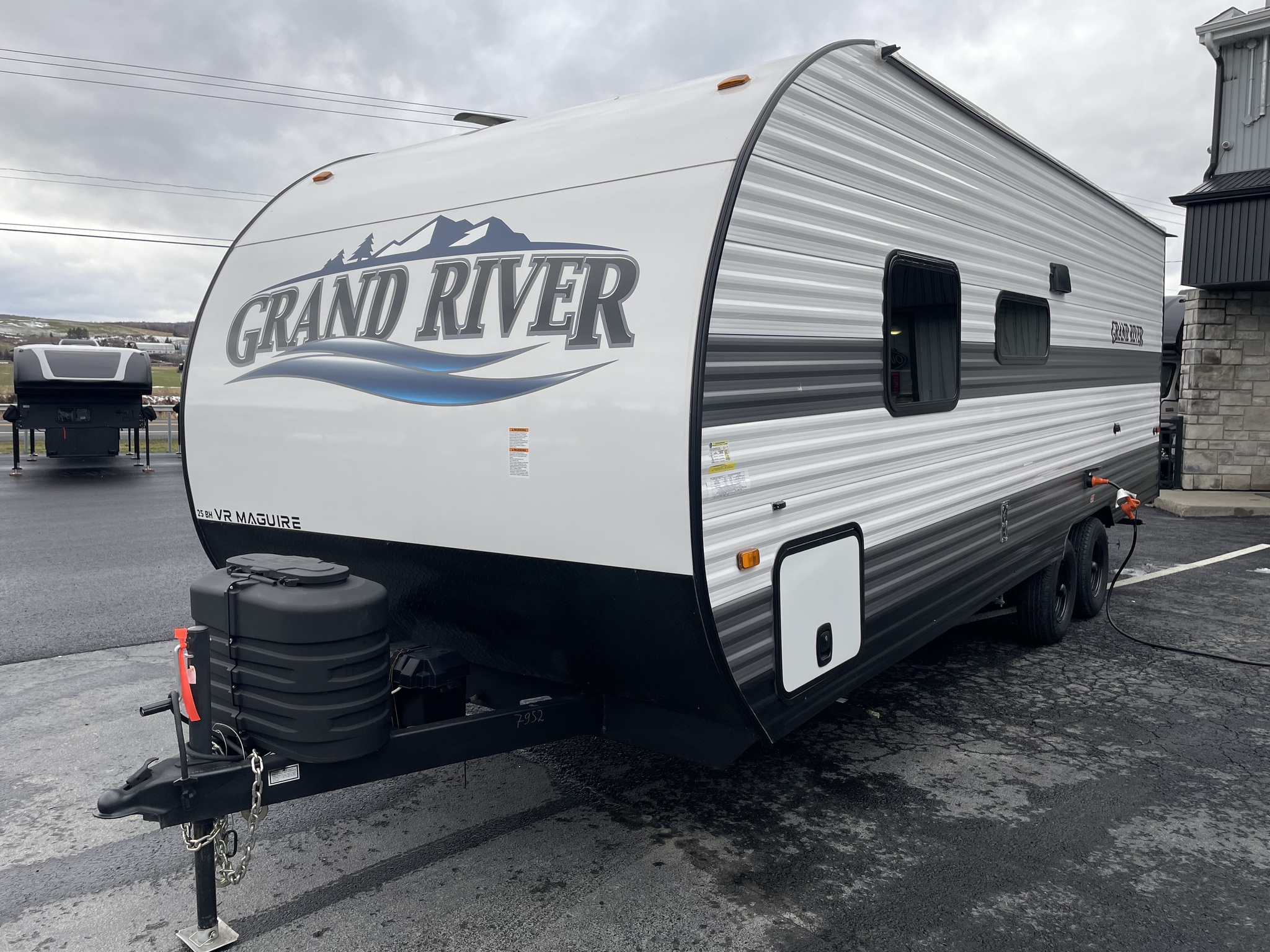 2024 Grand River 25BH