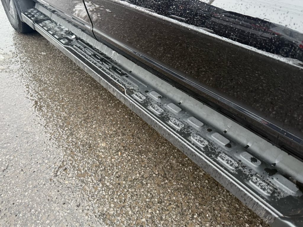 2024 Ford F-150 Lightning - Gallery image 8