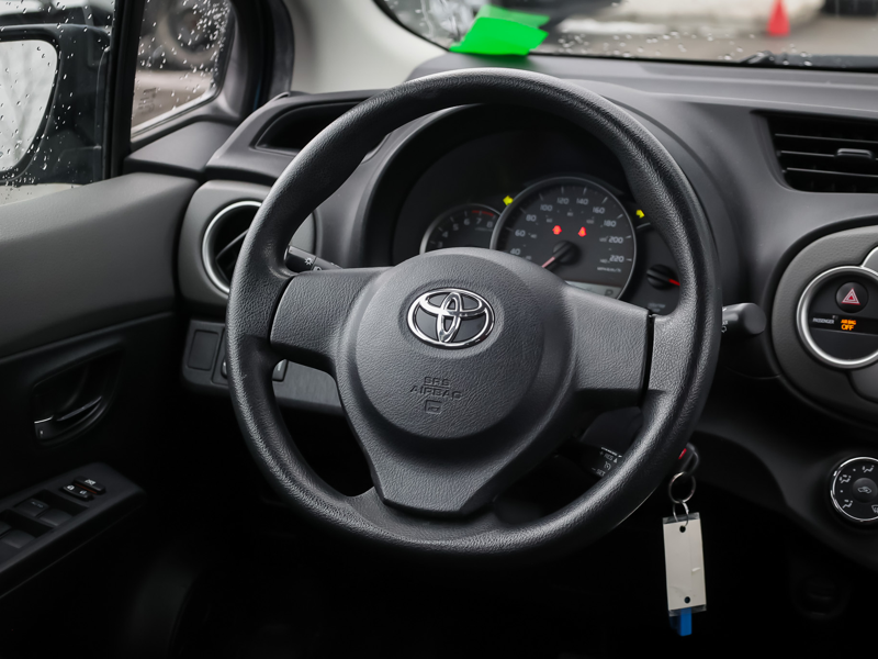 2014 Toyota Yaris Hatchback - Gallery image 13