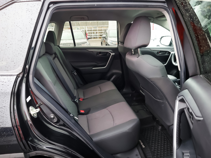 2023 Toyota RAV4 - Gallery image 11