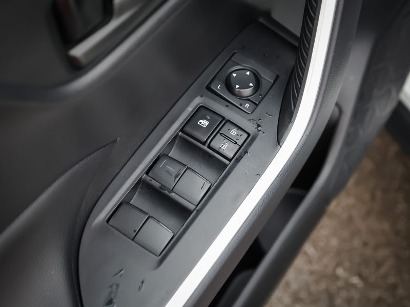 2025 Toyota RAV4 Hybrid - Gallery image 14