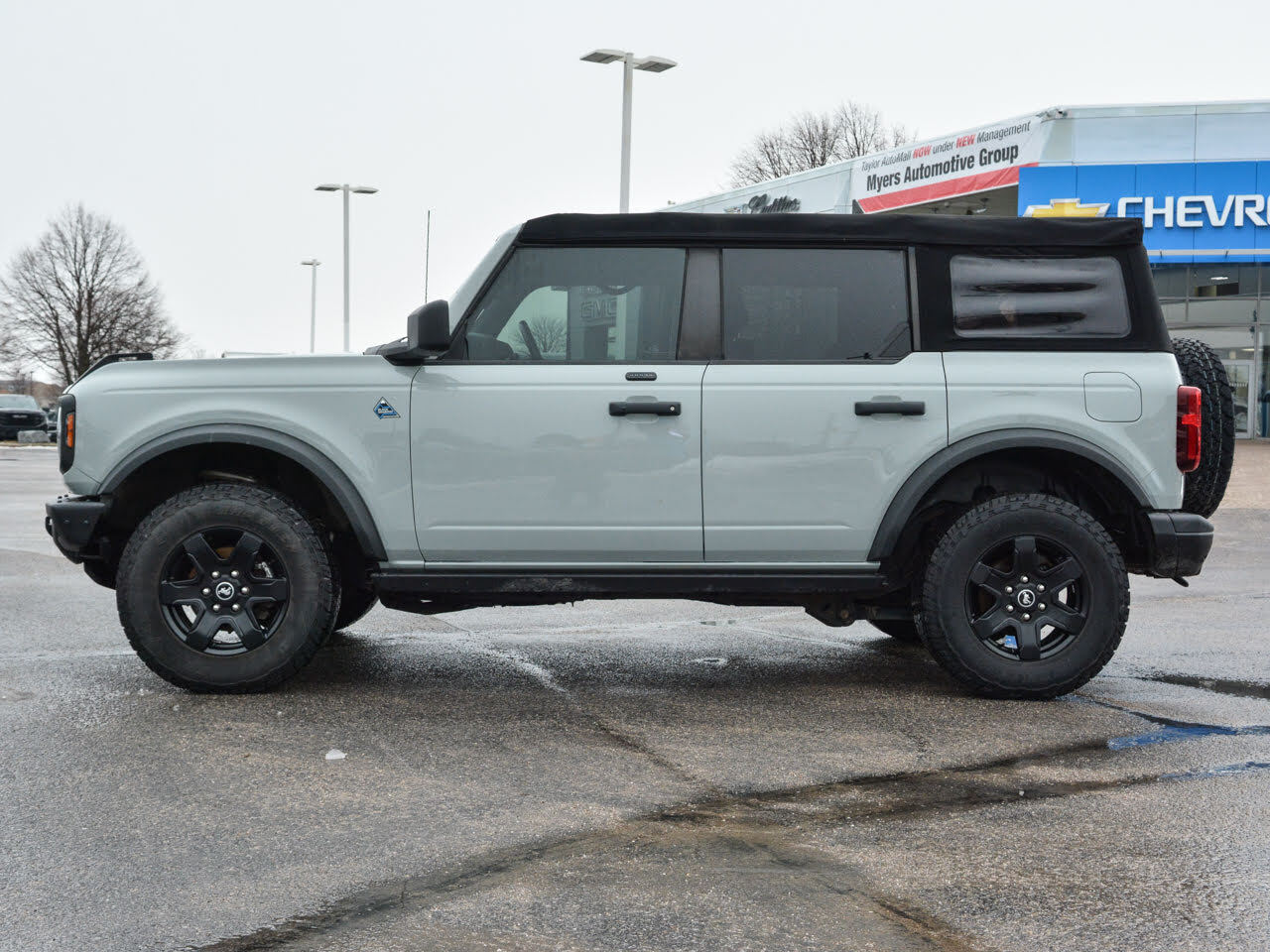 2021 Ford Bronco - Gallery image 2