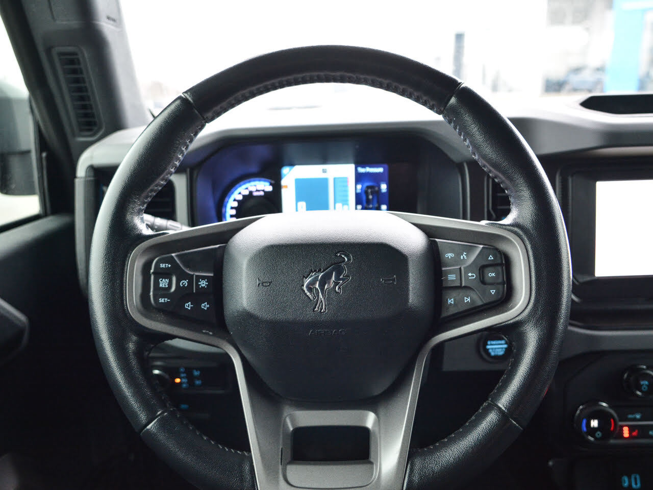 2021 Ford Bronco - Gallery image 13