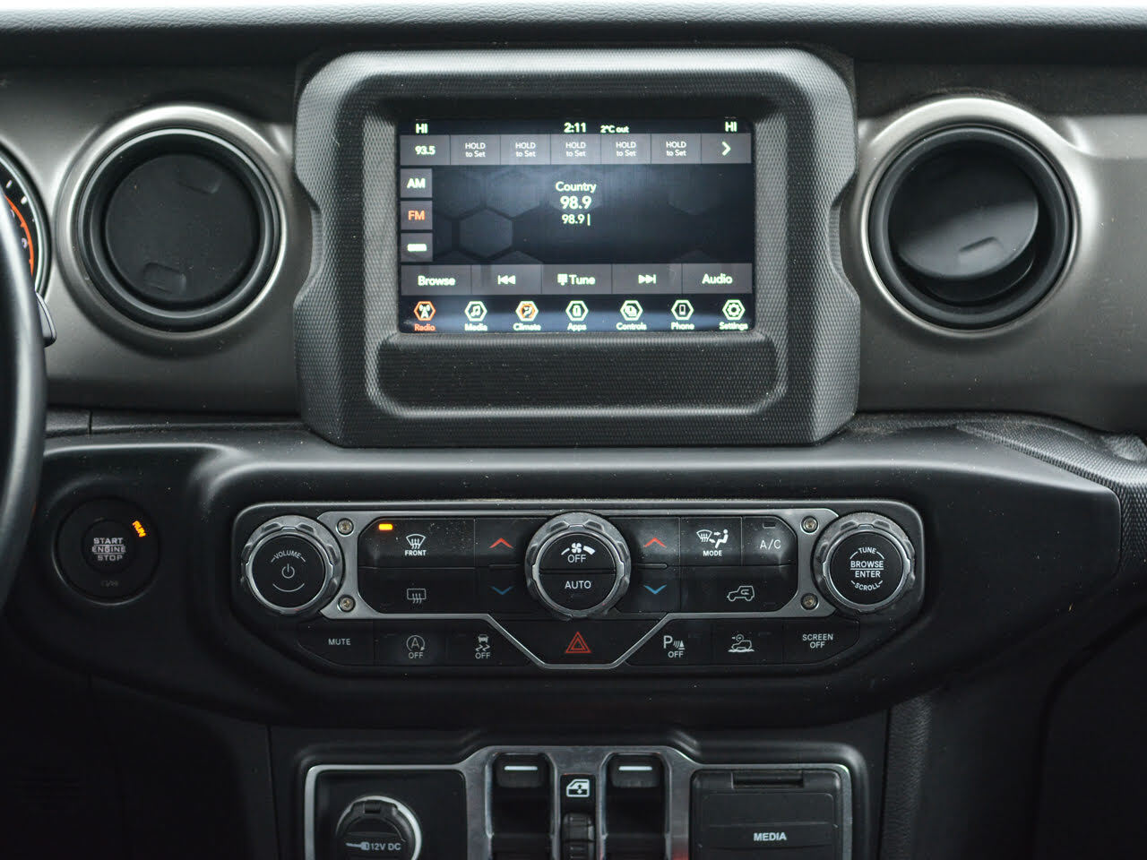 2022 Jeep Gladiator - Gallery image 25