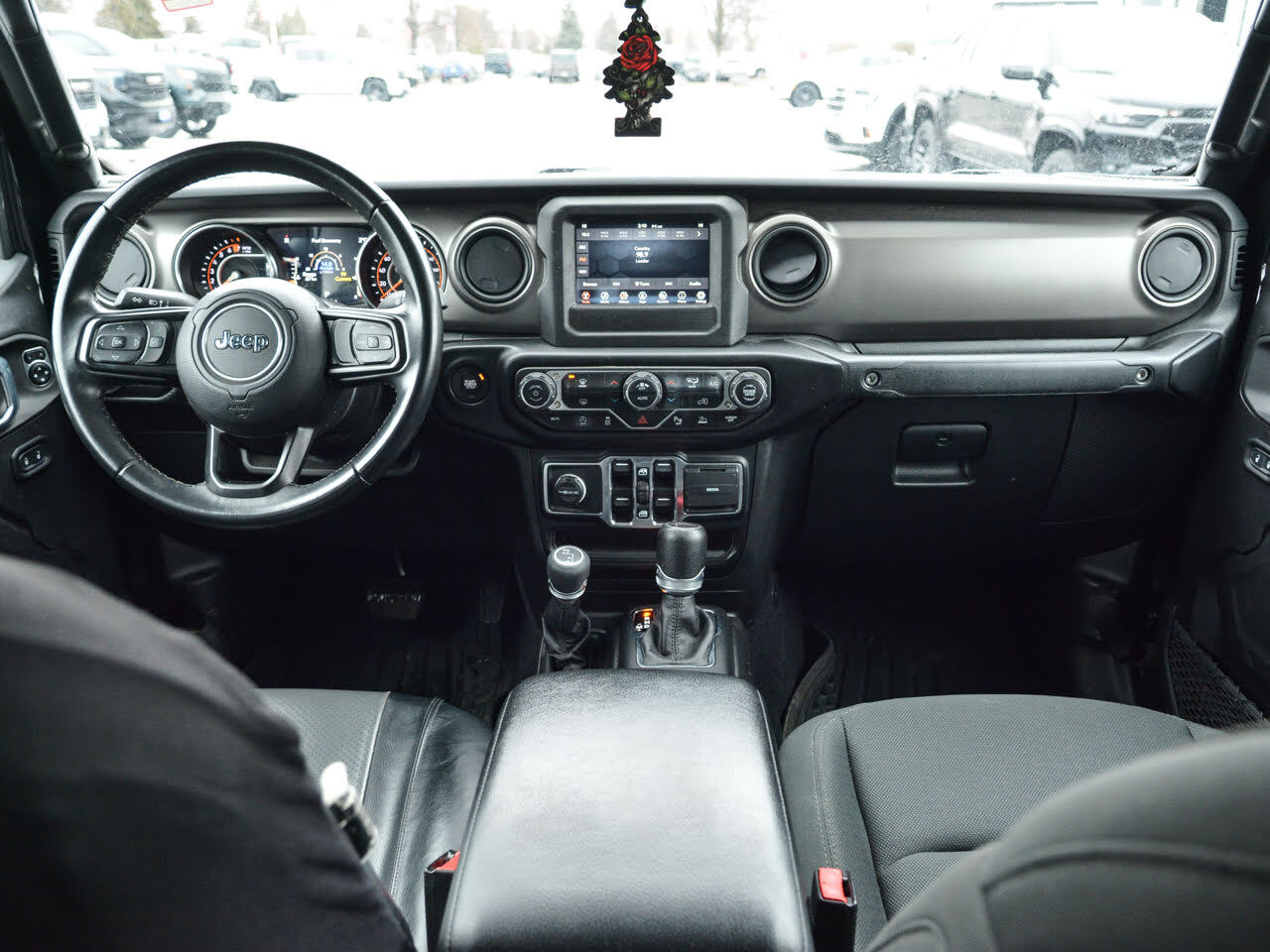 2022 Jeep Gladiator - Gallery image 24