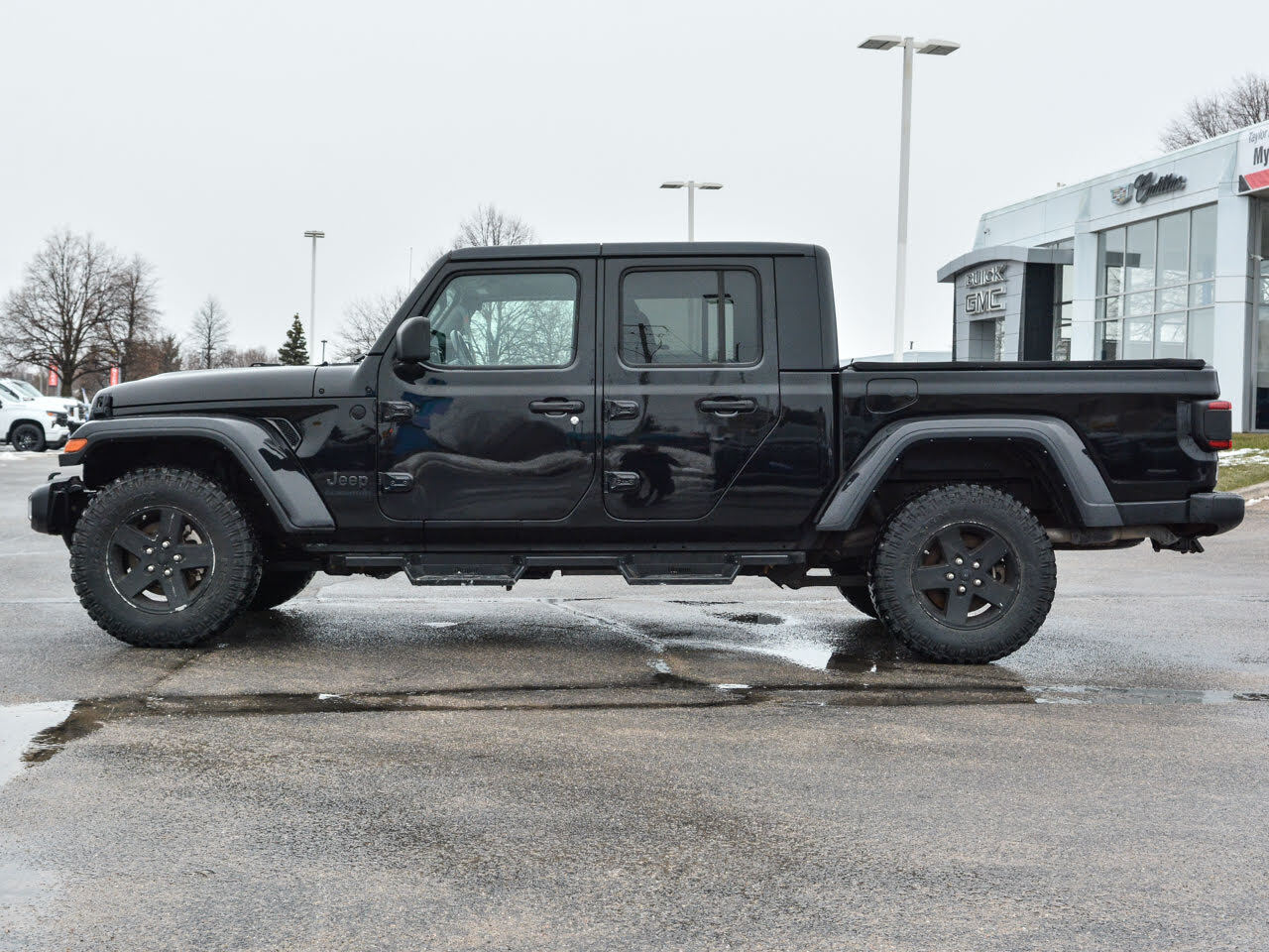 2022 Jeep Gladiator - Gallery image 2
