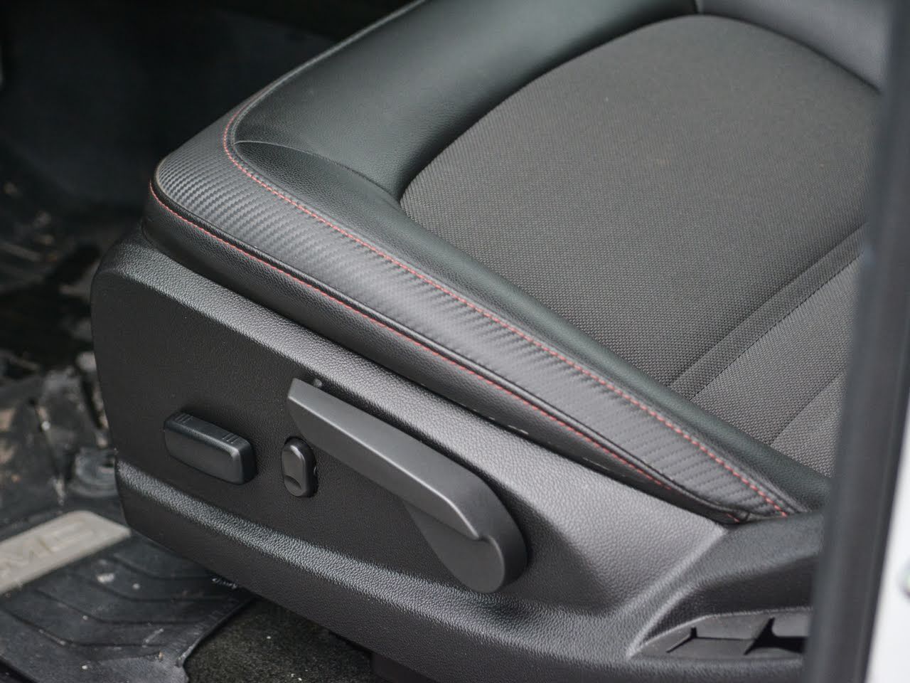 2018 GMC Canyon - Gallery image 11