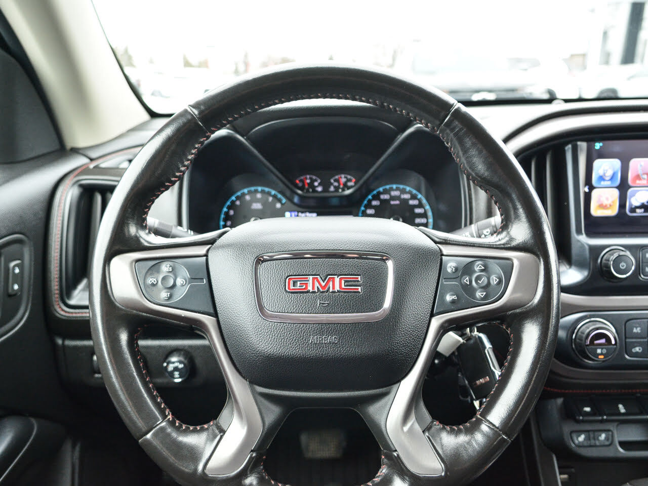 2018 GMC Canyon - Gallery image 12